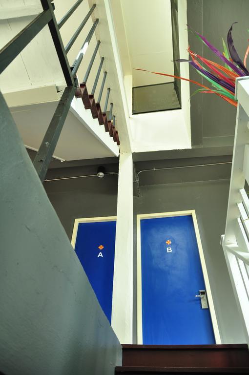 Sabye Club Hostel Банкок Екстериор снимка