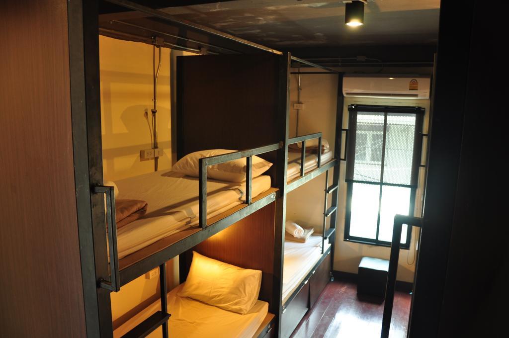 Sabye Club Hostel Банкок Стая снимка