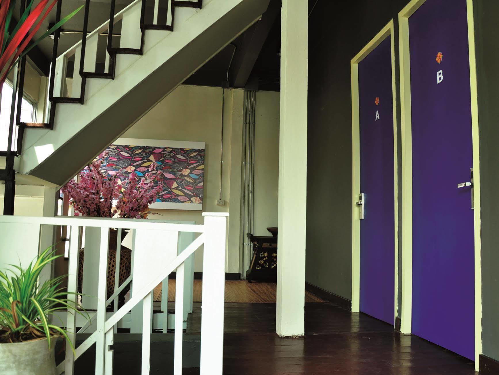 Sabye Club Hostel Банкок Екстериор снимка